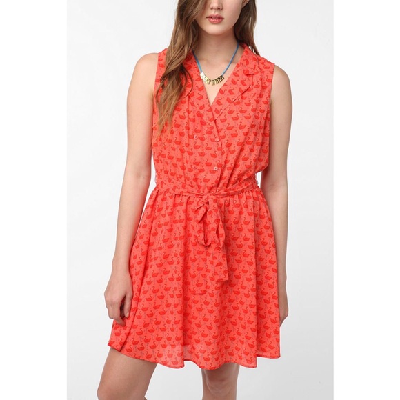 UO Cooperative Daisy Wrap Dress in Flamingo Print - Picture 7 of 7